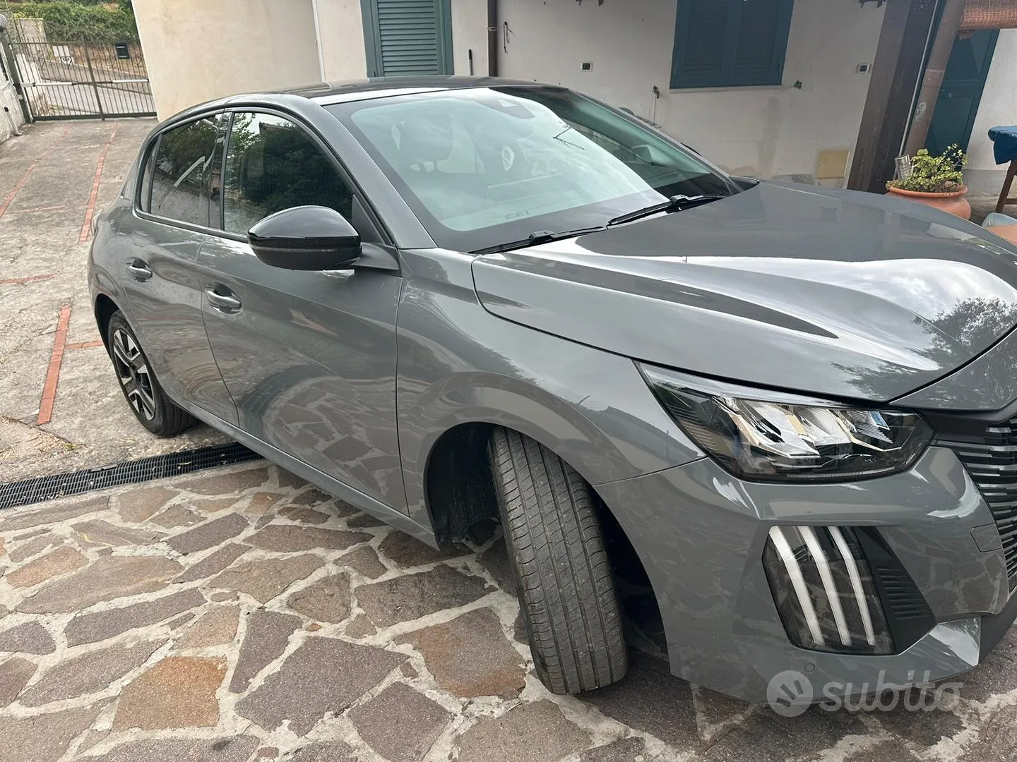 Peugeot 208 2025 photo 2