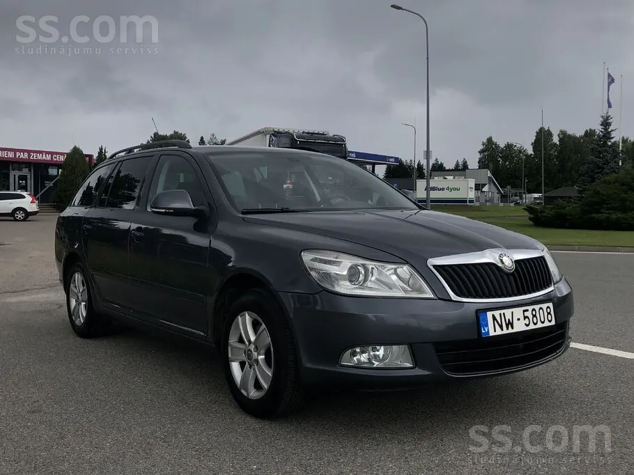 Skoda Octavia 2010 photo 2