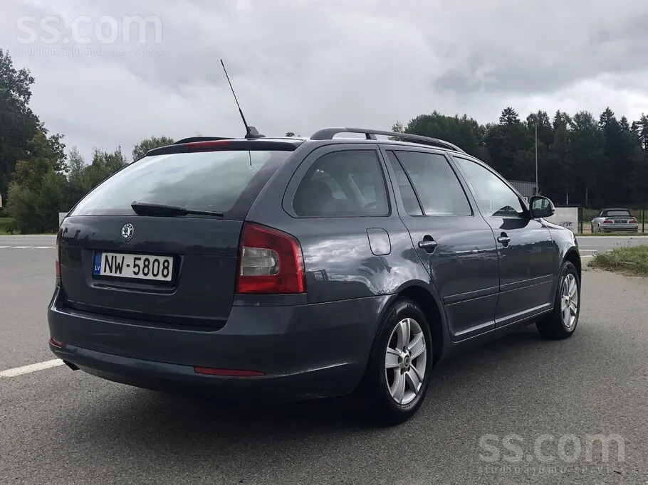 Skoda Octavia 2010 photo 3