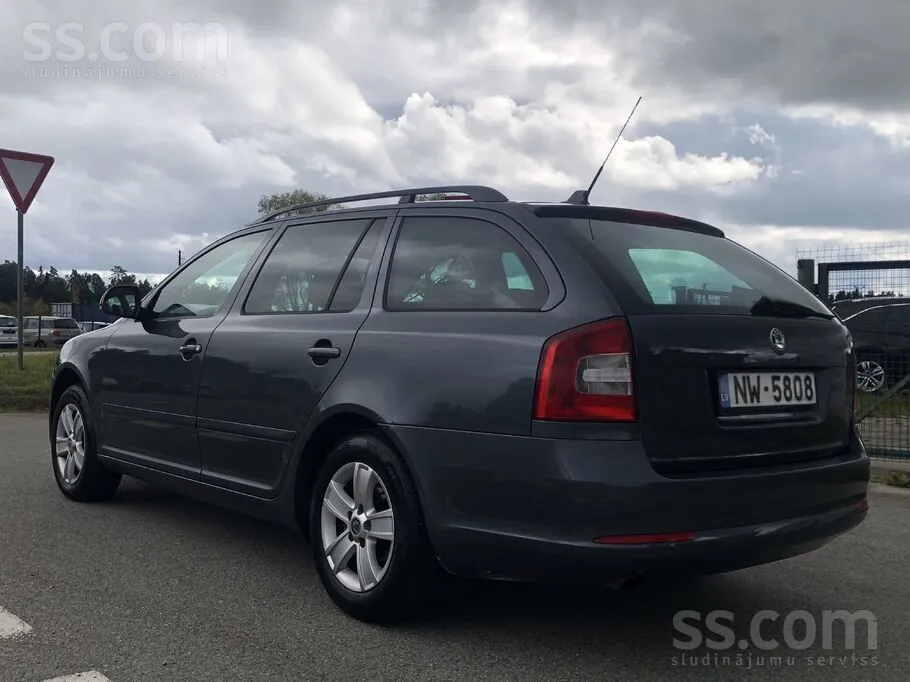 Skoda Octavia 2010 photo 4