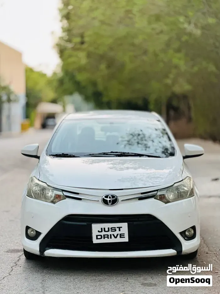 Toyota Yaris 2014 photo 2