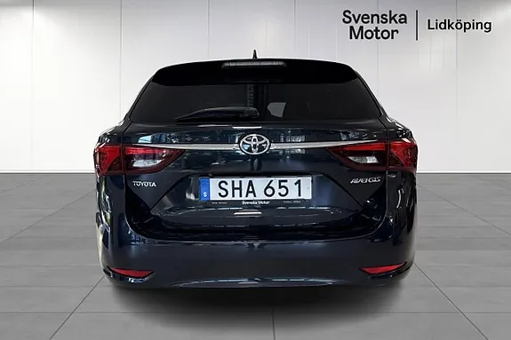 Toyota Avensis 2015 photo 5