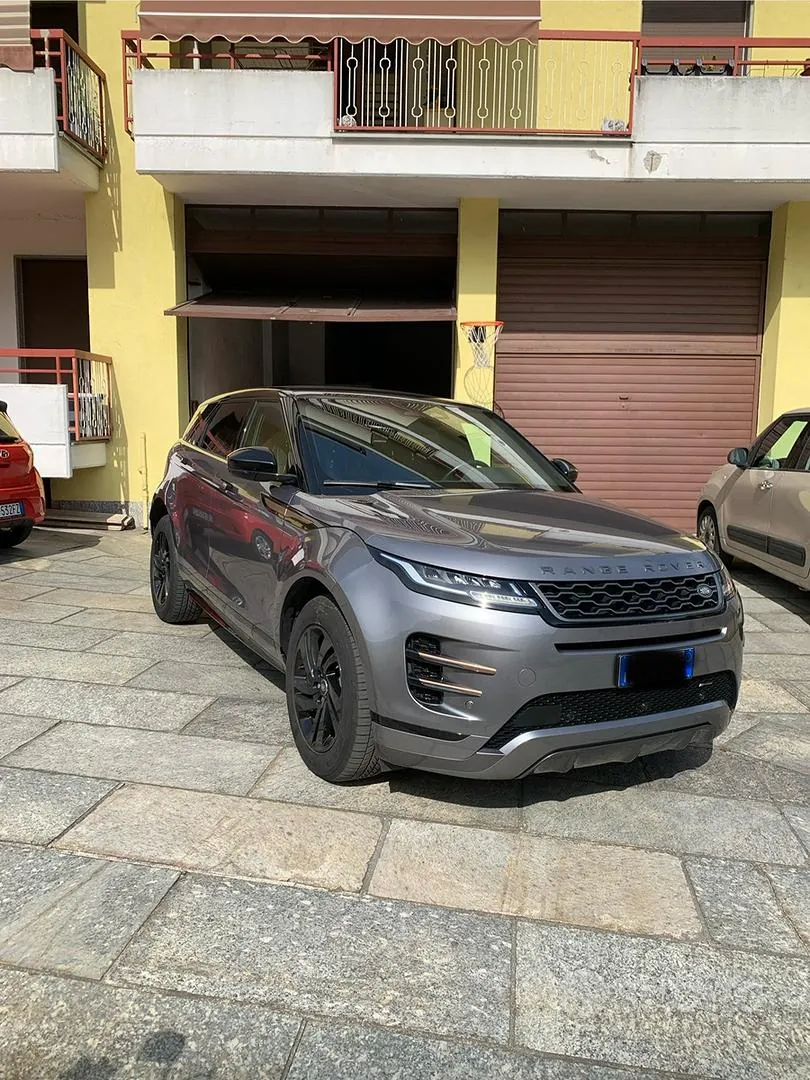 Land Rover Evoque 2021 photo 2