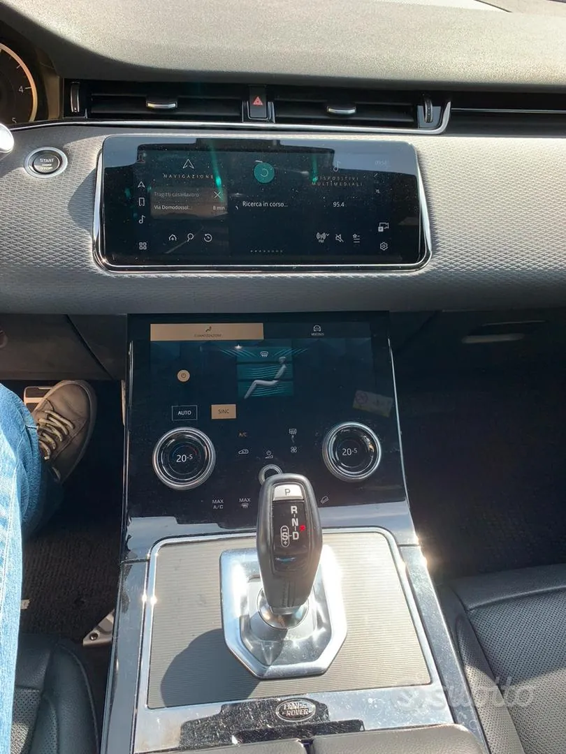 Land Rover Evoque 2021 photo 4