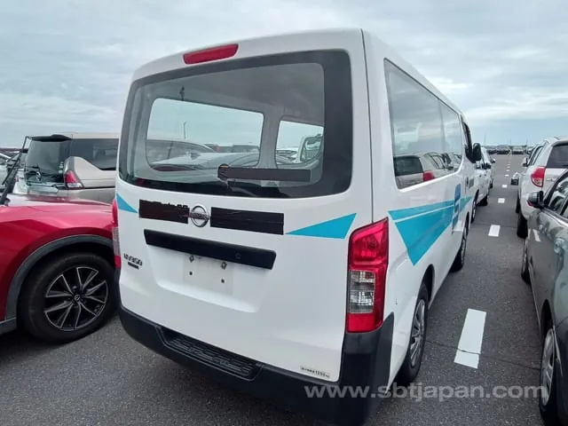 Nissan Nv350Caravan Dx 2016 photo 2