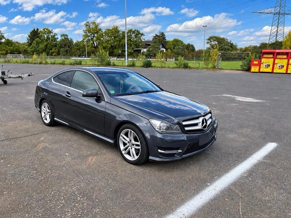 Mercedes-Benz C220