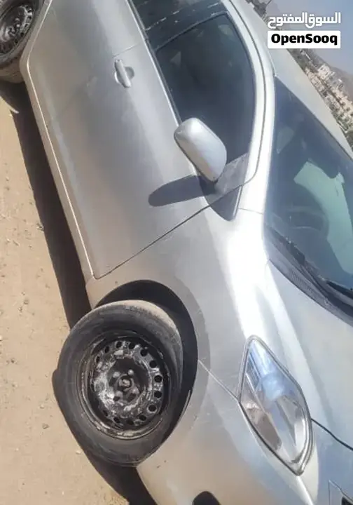Toyota Yaris 2012 photo 3