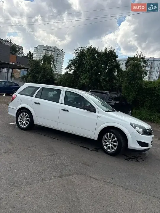 Opel Astra 2009 photo 3