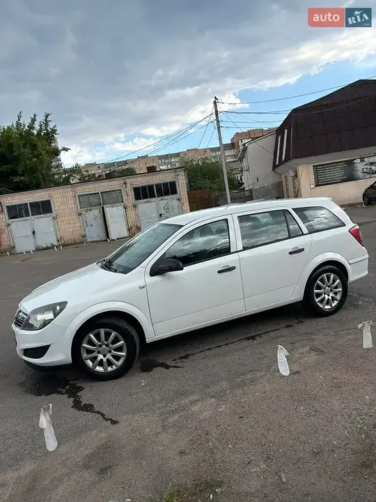 Opel Astra 2009 photo 4