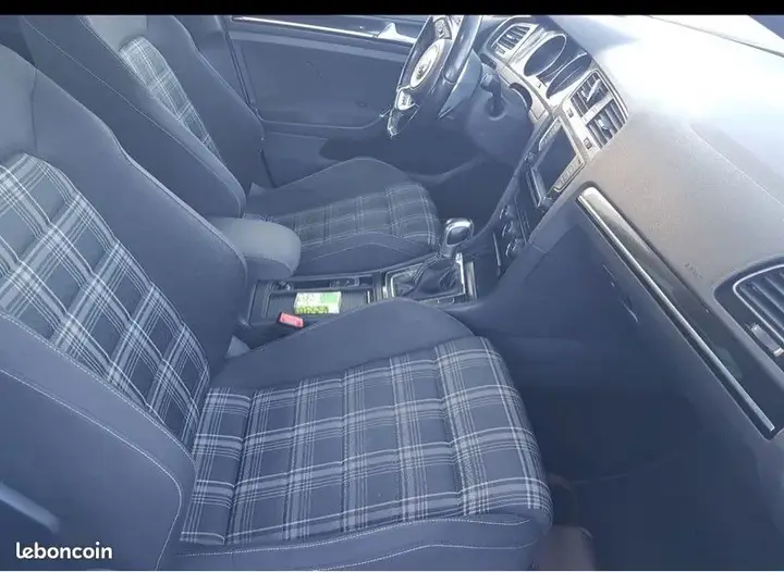 Volkswagen Golf 2015 photo 2