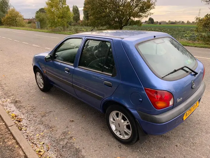 Ford Fiesta 2002 photo 3