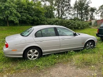Jaguar S-Type photo 2
