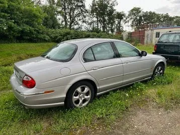 Jaguar S-Type photo 3