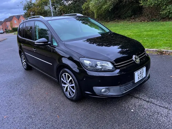 Volkswagen Touran 2013 photo 2