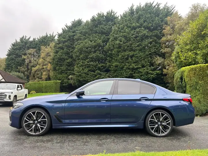 BMW 5 Series 2021 photo 3