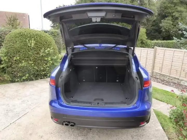 Jaguar F-Pace 2017 photo 5