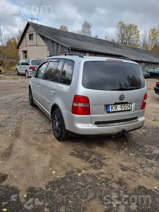 Volkswagen Touran 2004 photo 3