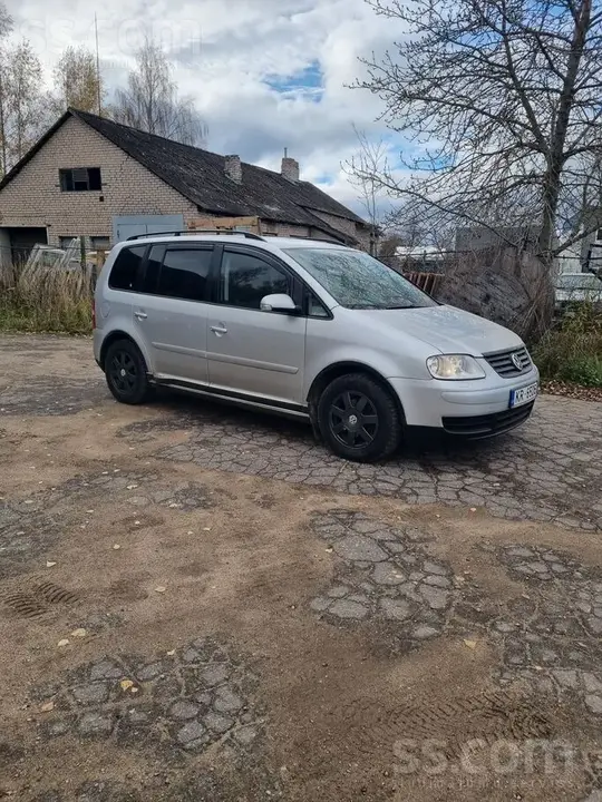 Volkswagen Touran 2004 photo 5