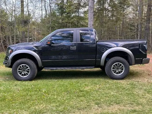 Ford Raptor 2010 photo 3