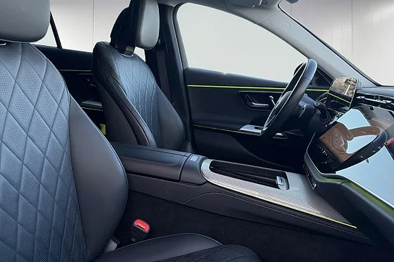 Mercedes-Benz E300 De 2024 photo 5