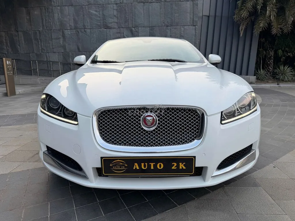 Jaguar Xf 2014 photo 2