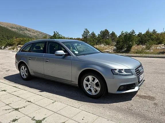 Audi A4 2010 photo 3