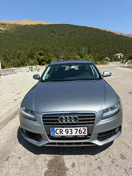 Audi A4 2010 photo 2