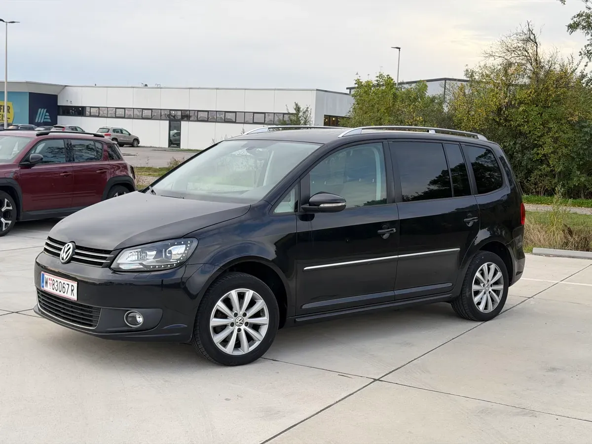 Volkswagen Touran 2012 photo 3