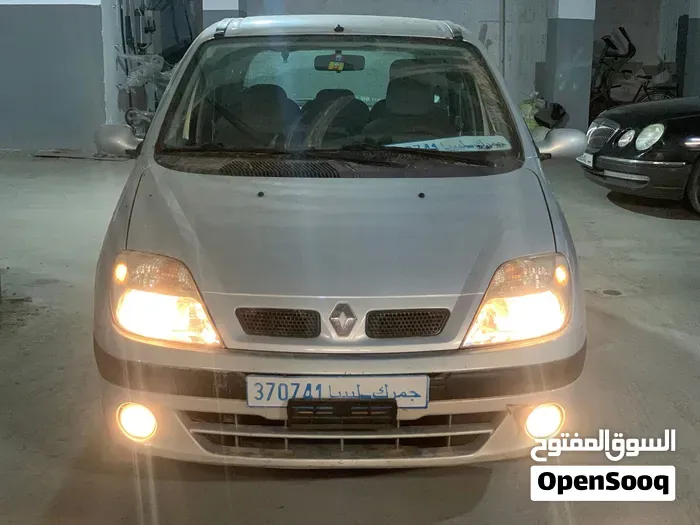 Renault Scenic 2006 photo 2
