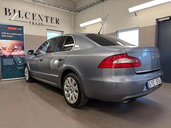 Skoda Superb 2009 photo 2