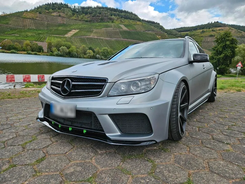 Mercedes-Benz W204