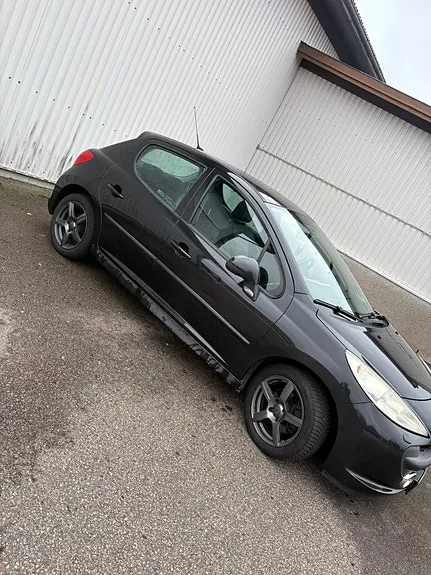 Peugeot 207 2007 photo 2