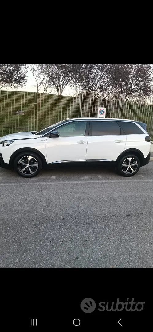 Peugeot 5008 2017 photo 4