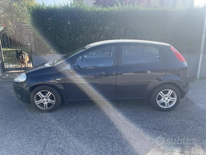 Fiat Grande Punto 2009 photo 5