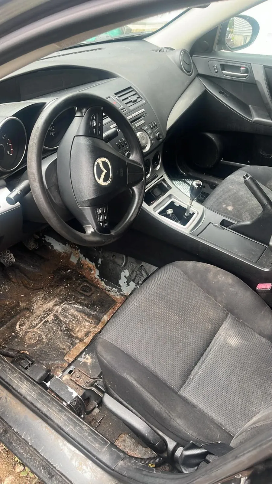 Mazda 3 2011 photo 3