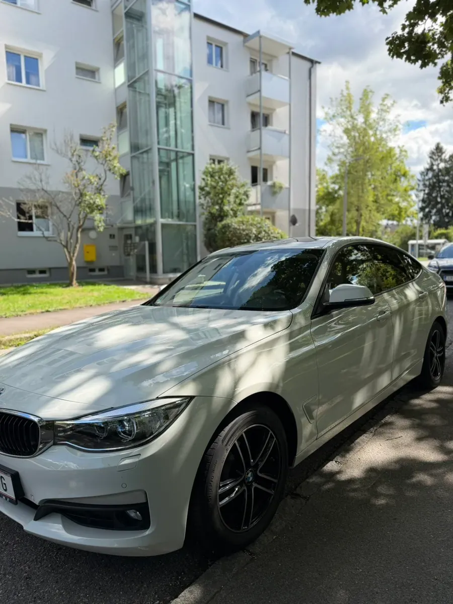 BMW 3 Series 2015 photo 2