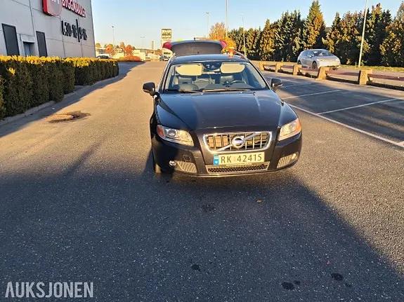Volvo V70 2012 photo 2