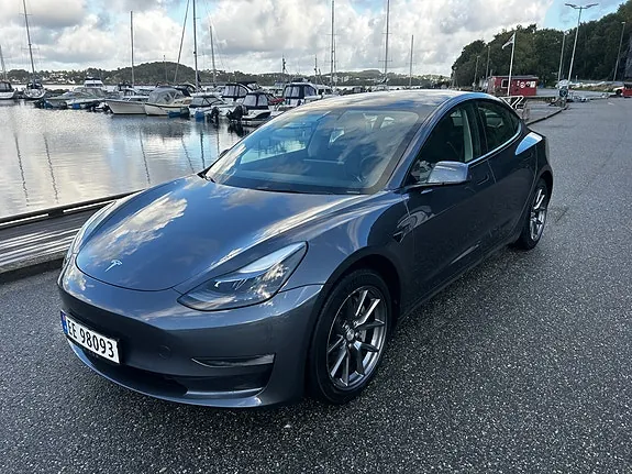 Tesla Model 3 2023 photo 4