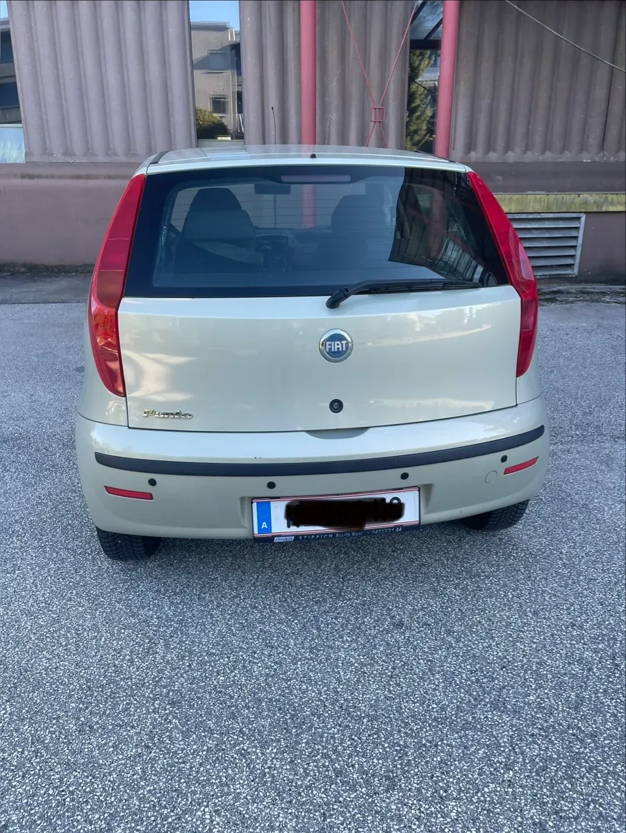 Fiat Punto 2005 photo 2