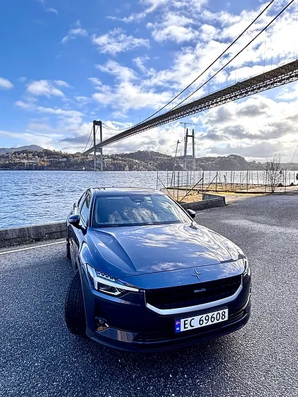 Polestar 2 2021 photo 2
