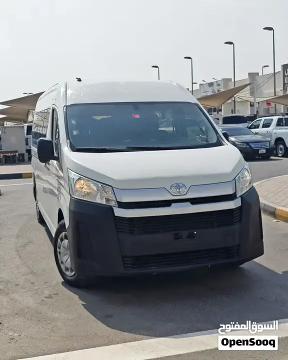 Toyota Hiace 2022 photo 2