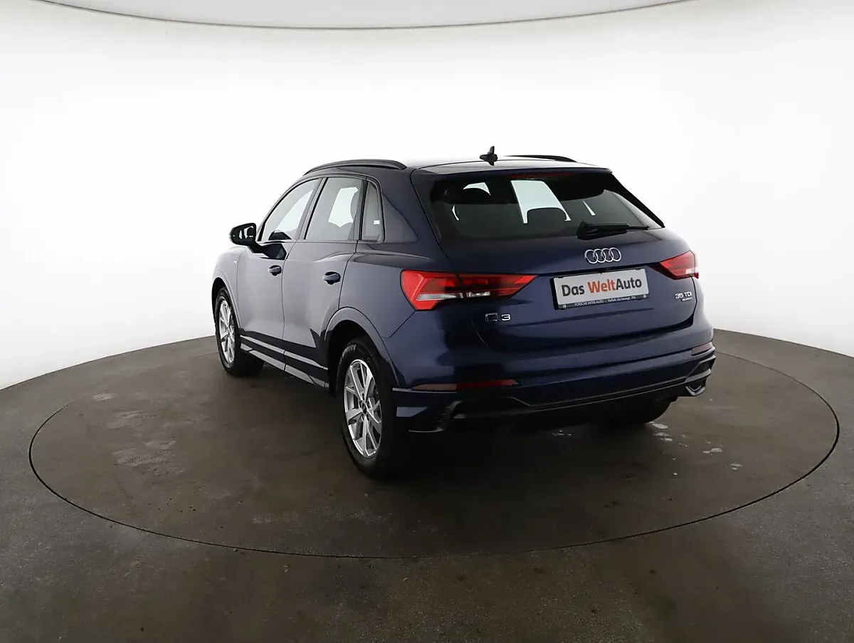 Audi Q3 2022 photo 2
