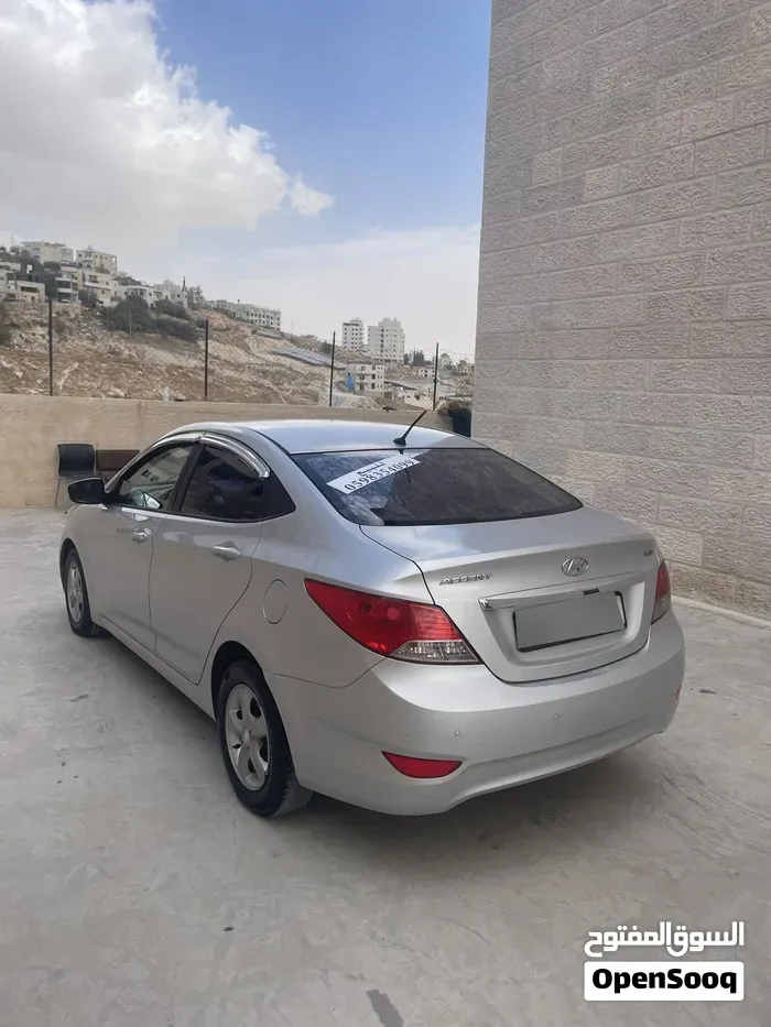 Hyundai Accent 2013 photo 4
