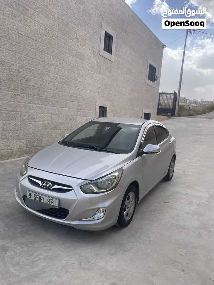 Hyundai Accent 2013 photo 2