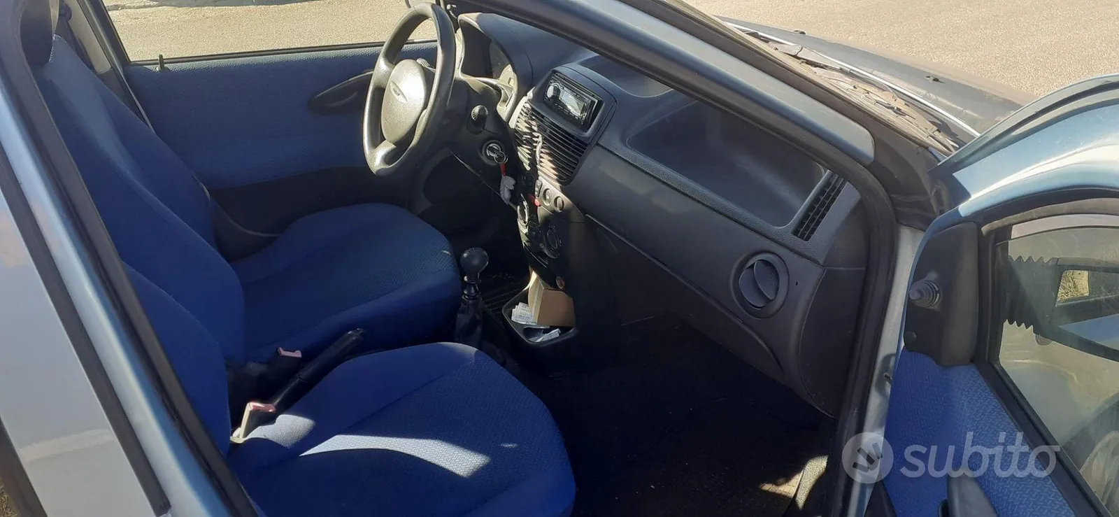 Fiat Punto 2003 photo 2