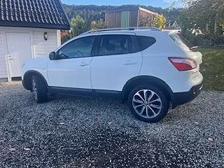 Nissan Qashqai 2013 photo 2