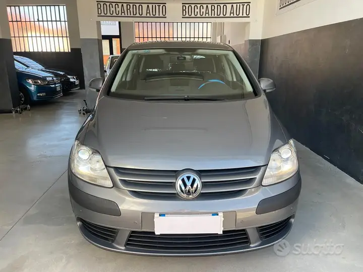 Volkswagen Golf Plus 2009 photo 2