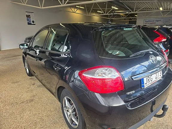 Toyota Auris 2010 photo 4