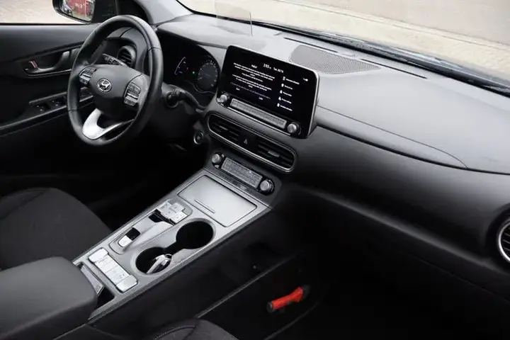Hyundai Kona 2021 photo 2