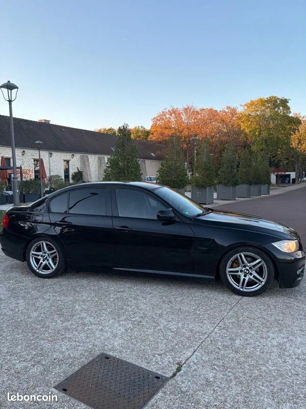 BMW 3 Series 2011 photo 3